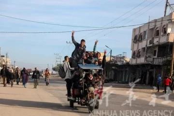 Israel liberó al primer grupo de 90 prisioneros palestinos en el marco del acuerdo de alto el fuego Israel liberó al primer grupo de 90 prisioneros palestinos en el marco del acuerdo de alto el fuego