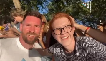 Un tiktoker fue multado por 400.000 pesos por molestar a Lionel Messi en su casa de Rosario