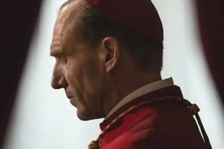 Un thriller con el que Ralph Fiennes busca su primer Oscar