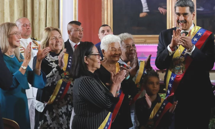 Maduro retiene el poder en Venezuela