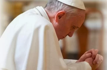 Una “crisis aislada” en la salud del Papa preocupa a los médicos