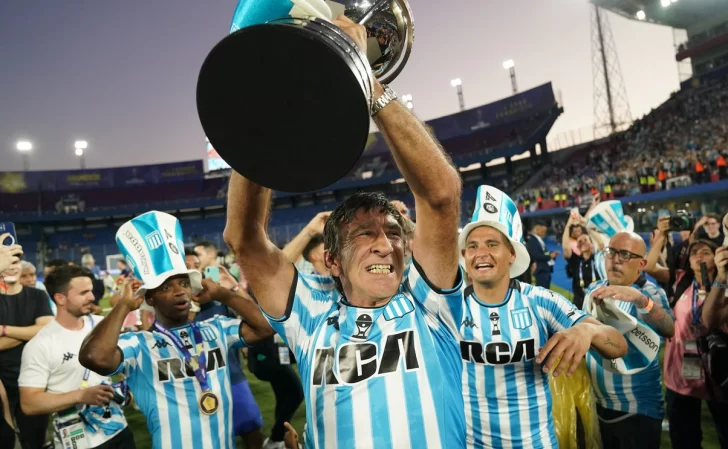 Costas redobla su apuesta para la Academia