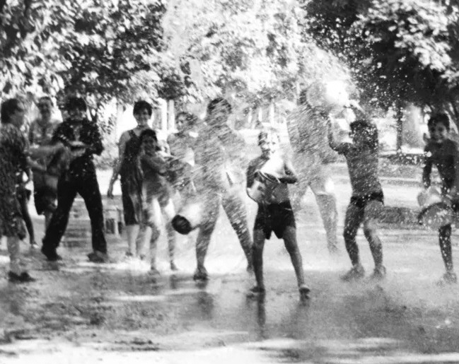 Capital: vuelven las murgas y mascaritas del carnaval, como hubo hace medio siglo