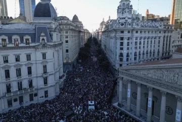 Fuerte marcha contra el discurso de Milei