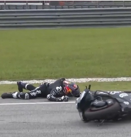 Dura caída del campeón mundial