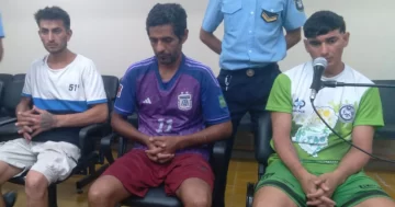 Asaltan a su propio vecino y casi lo matan con una azada para robarle unos $420.000