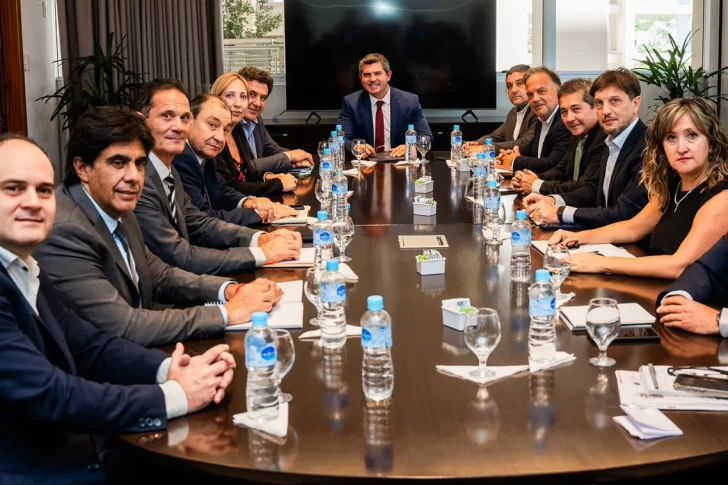 Orrego se reunió con su Gabinete