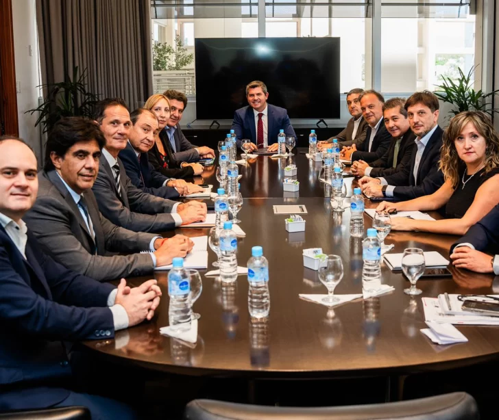 Orrego se reunió con su Gabinete
