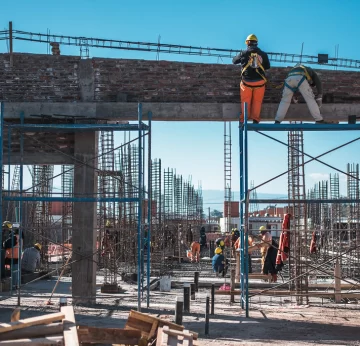 Los nuevos hospitales de Angaco y Calingasta están al 40% y esperan inaugurarlos en 2026