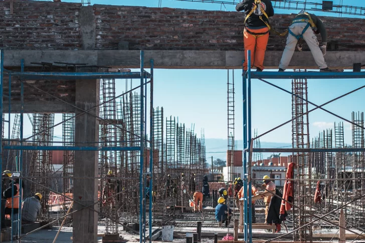 Los nuevos hospitales de Angaco y Calingasta están al 40% y esperan inaugurarlos en 2026