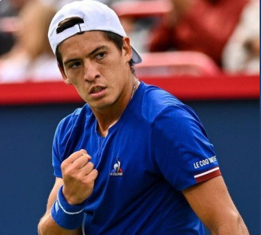 Báez frenó al joven Comesaña