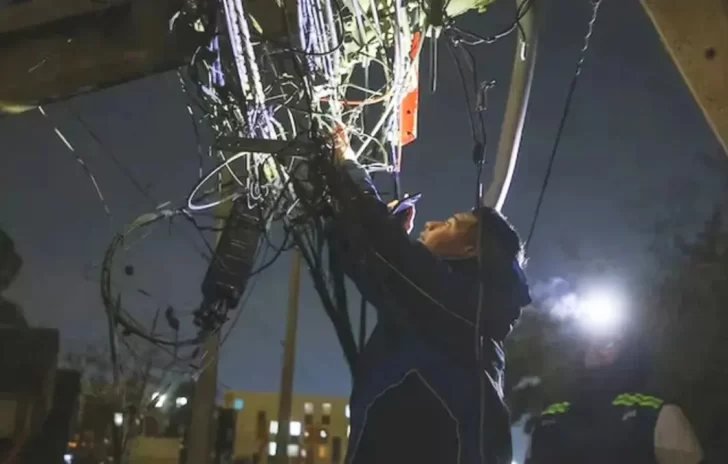 Sorpresivo apagón afectó a casi todo Chile que dejó a más de un millón de personas sin luz