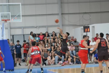 Urquiza festeja su aniversario con mucho básquet Urquiza festeja su aniversario con mucho básquet