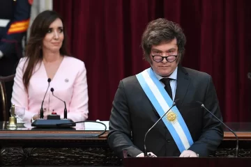 Milei confirmó que la apertura de las sesiones ordinarias en el Congreso será el sábado a la noche Milei confirmó que la apertura de las sesiones ordinarias en el Congreso será el sábado a la noche