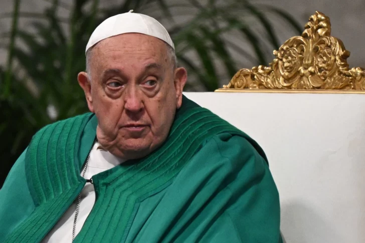 Se agrava la salud del papa Francisco: sufrió una crisis respiratoria asmática y sigue en estado “crítico”