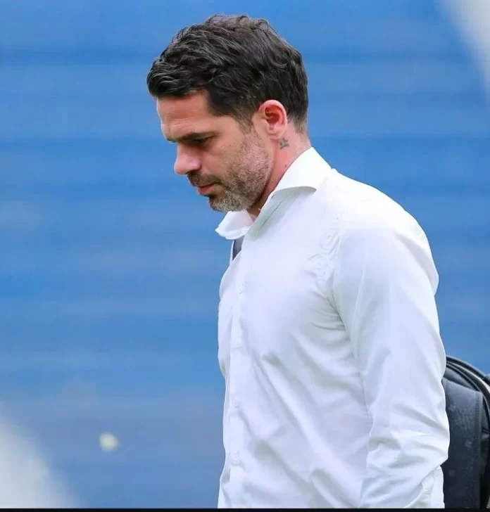 Gago, el DT que está solo y espera