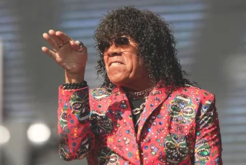 ‘Soy un viejo de 74 años que sigue cantando con el corazón’