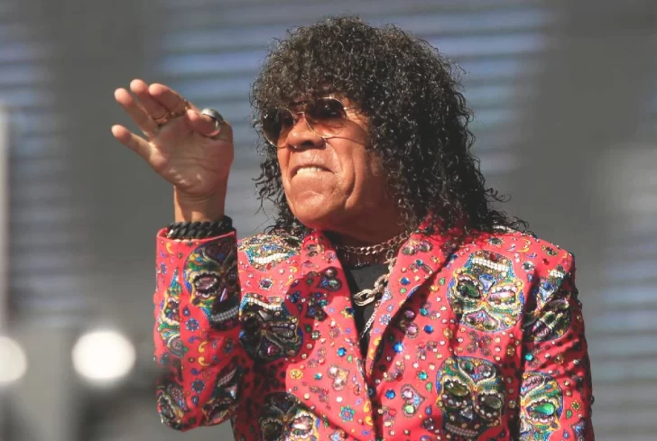 ‘Soy un viejo de 74 años que sigue cantando con el corazón’