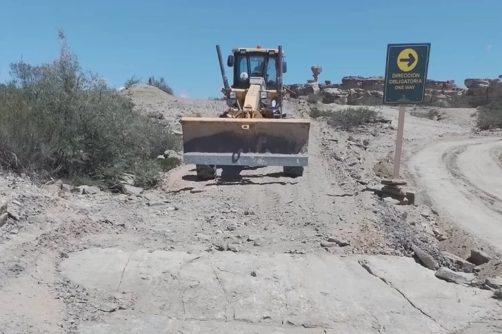 Tras las lluvias y crecientes, rehacen caminos en el Parque Ischigualasto