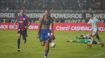 San Lorenzo hizo el milagro y lidera