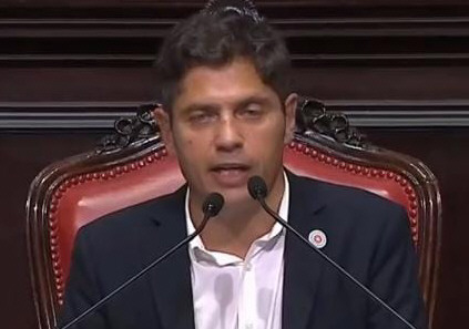 Kicillof cruzó a Milei y dijo  que “ataca la democracia”