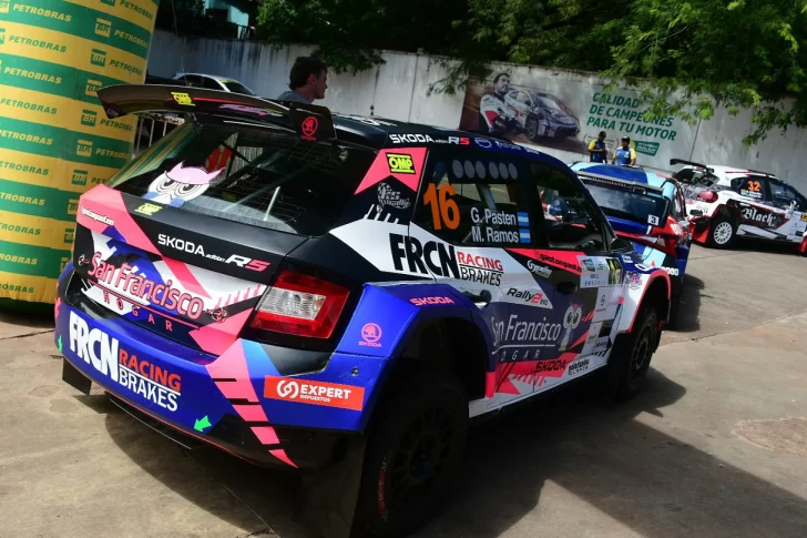 Sanjuaninos en la fecha de apertura