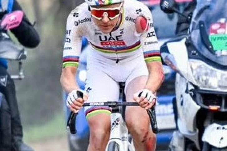 Un Pogacar herido, ganó en soledad la clásica