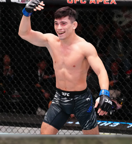 Un debut soñado para el argentino Kevin Vallejos