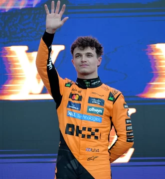 Lando Norris se quedó con la primera del año