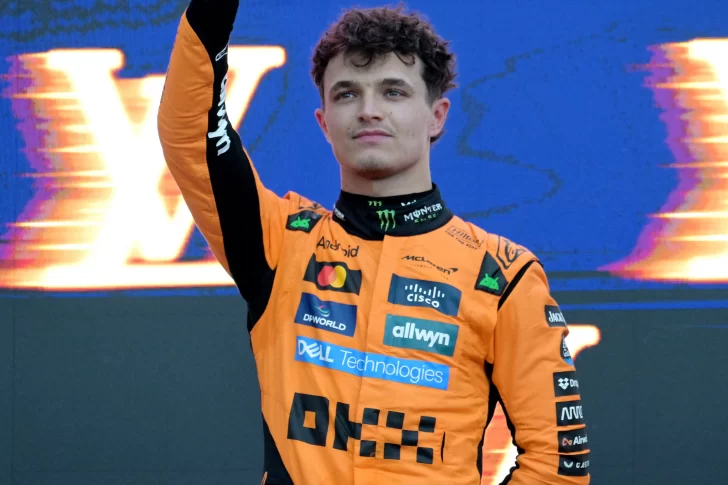 Lando Norris se quedó con la primera del año