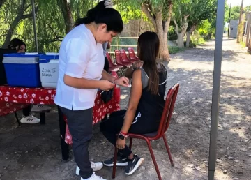 Rivadavia sale a vacunar a alrededor de 3.000 niños en los merenderos