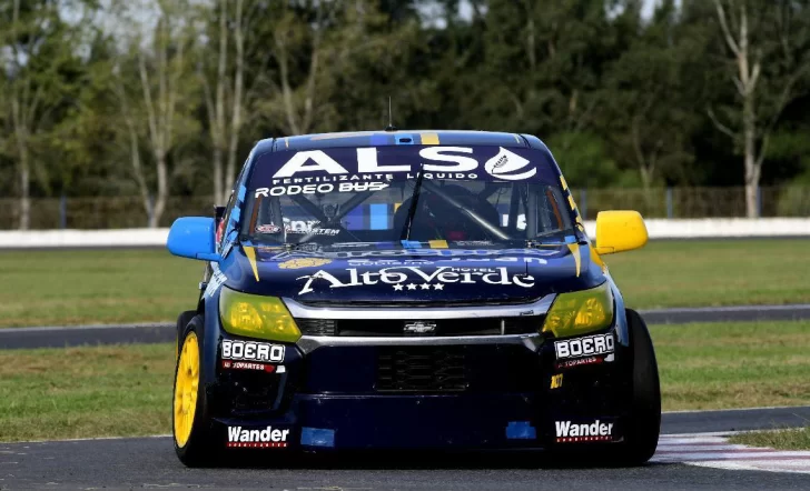 Tobías larga en tercera fila