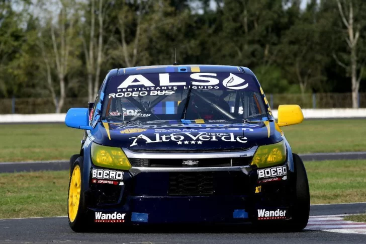 Tobías larga en tercera fila