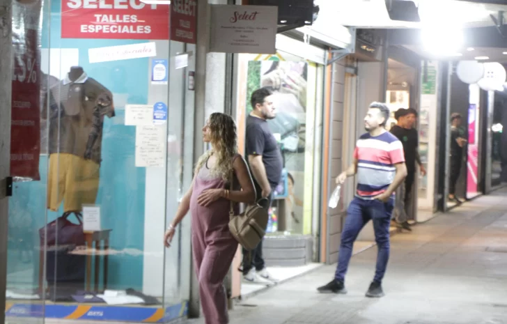 Unos 300 comercios planean competirle a la ropa importada con una liquidación extra