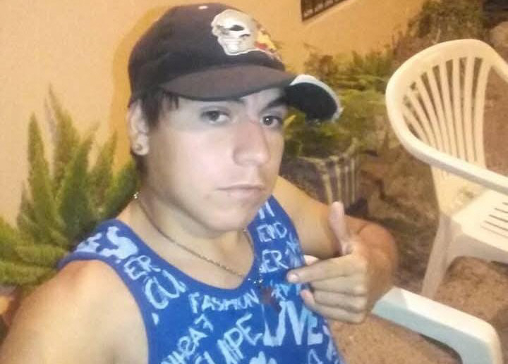 Larga el juicio a un mecánico acusado de intentar matar con dos armas a un policía