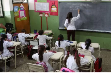 El Gobierno fijó en $500.000 el salario mínimo para los docentes