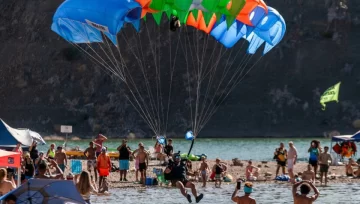 DCC280325-024F04-728x412