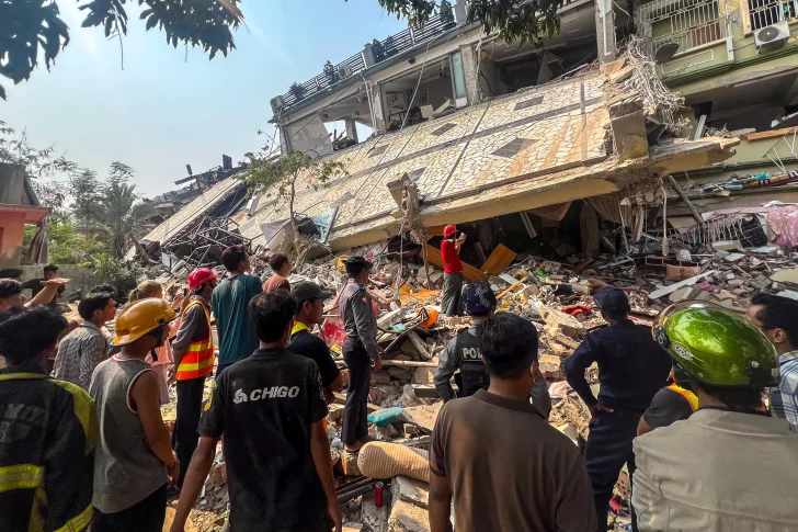 Más de 1.600 muertos ya hay por el terremoto
