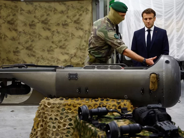 Macron quiere debatir la protección nuclear de Francia a sus aliados