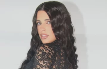 Valentina Cervantes con un look explosivo: minivestido de encaje ajustado y colaless a la vista Valentina Cervantes con un look explosivo: minivestido de encaje ajustado y colaless a la vista