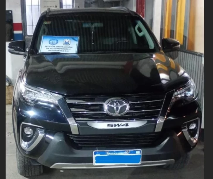 Secuestran una camioneta de gama alta y dos motos vinculadas a delitos