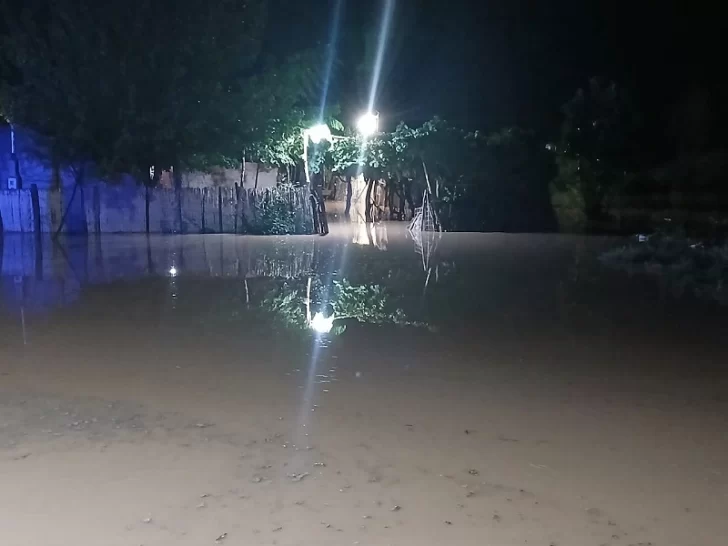 Colapsó una pared de una vivienda tras la intensa lluvia y un anciano fue hospitalizado Colapsó una pared de una vivienda tras la intensa lluvia y un anciano fue hospitalizado
