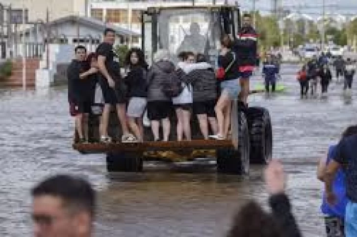 Van por una ayuda para Bahía Blanca