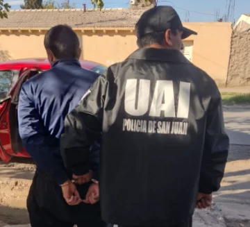 Detuvieron a dos personas por la amenaza de bomba al Centro Cívico Detuvieron a dos personas por la amenaza de bomba al Centro Cívico