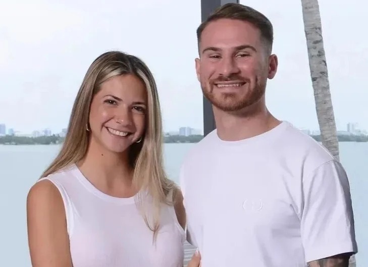 Con un emotivo video, Alexis Mac Allister y su novia confirmaron que esperan a su primer hijo Con un emotivo video, Alexis Mac Allister y su novia confirmaron que esperan a su primer hijo