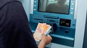 Extraer dinero puede costar hasta $5.000