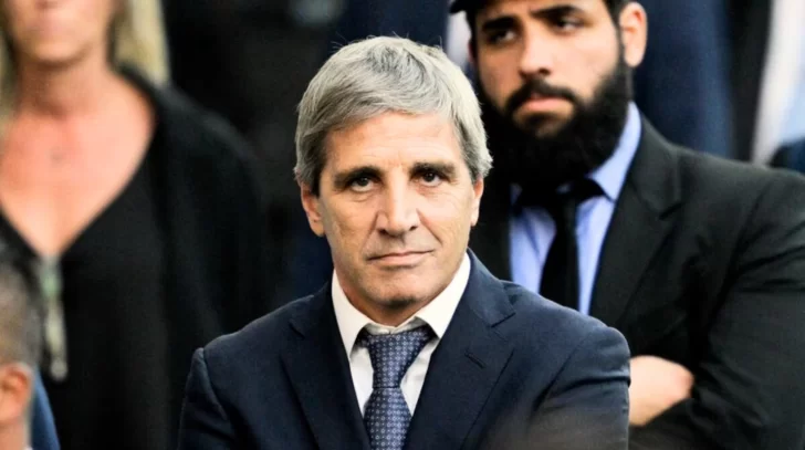 Caputo salió a llevar tranquilidad: “El dólar no se va disparar de ninguna manera”