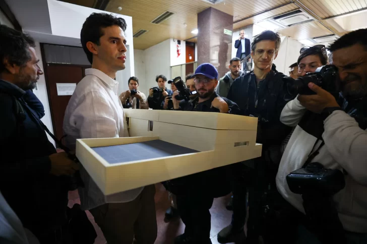 Juicio por Maradona: declaró uno de los primeros policías que ingresó a la casa y describió cómo lo vio Juicio por Maradona: declaró uno de los primeros policías que ingresó a la casa y describió cómo lo vio