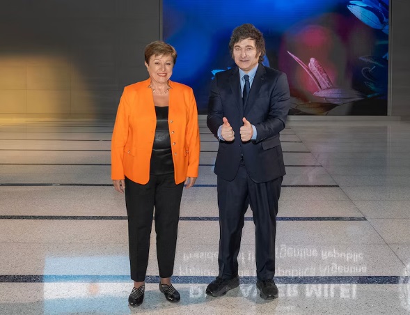 El directorio del FMI se reúne para evaluar el apoyo financiero a Argentina