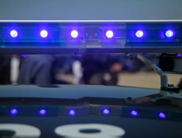 Grabó a dos policías en un momento íntimo en un patrullero y llamó al 911 Grabó a dos policías en un momento íntimo en un patrullero y llamó al 911